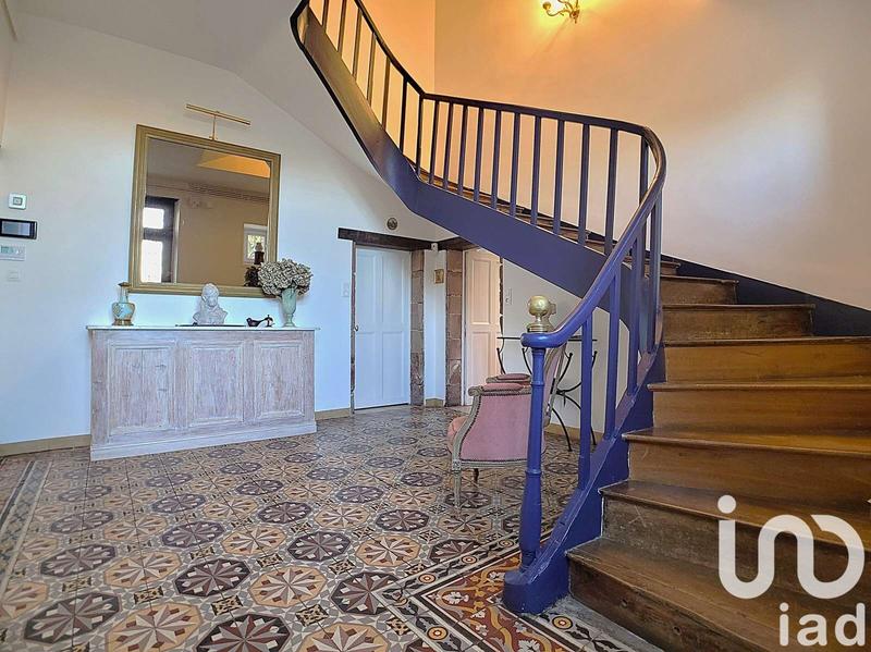 Maison - 318 m² - 11 pièces