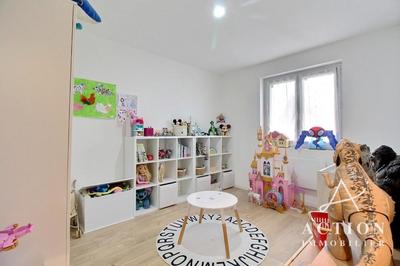 Maison - 122 m² - 4 pièces