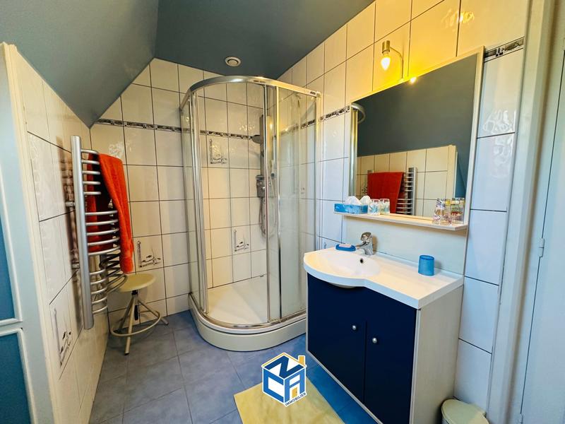 Maison - 214 m² - 9 pièces