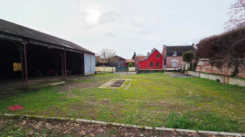 Terrain constructible - 1 255 m²