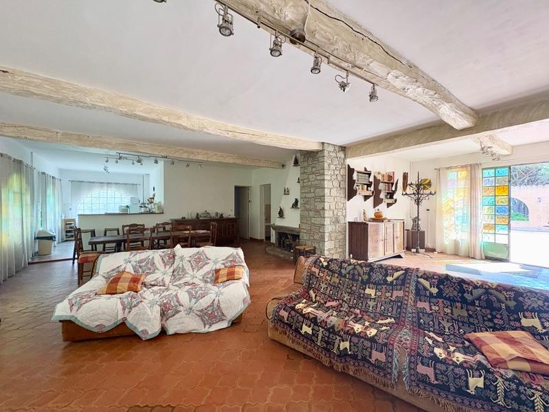 Maison - 240 m² - 9 pièces