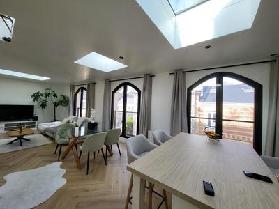 Maison contemporaine - 166 m² - 7 pièces