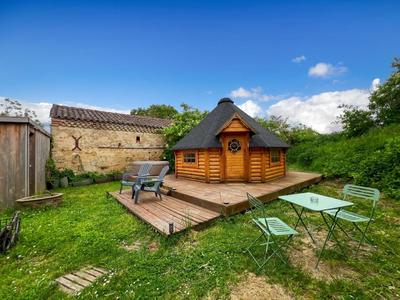 Maison chambre d'hôtes - 340 m² - 4 pièces