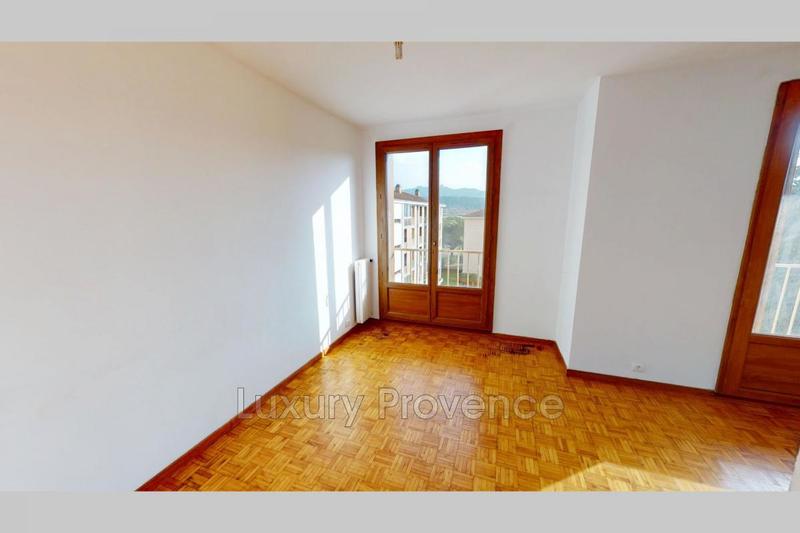 Appartement - 92 m² - 5 pièces