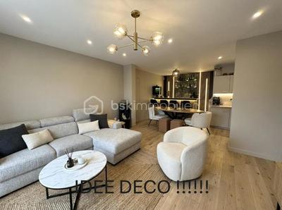 Maison jumelée - 110 m² - 5 pièces