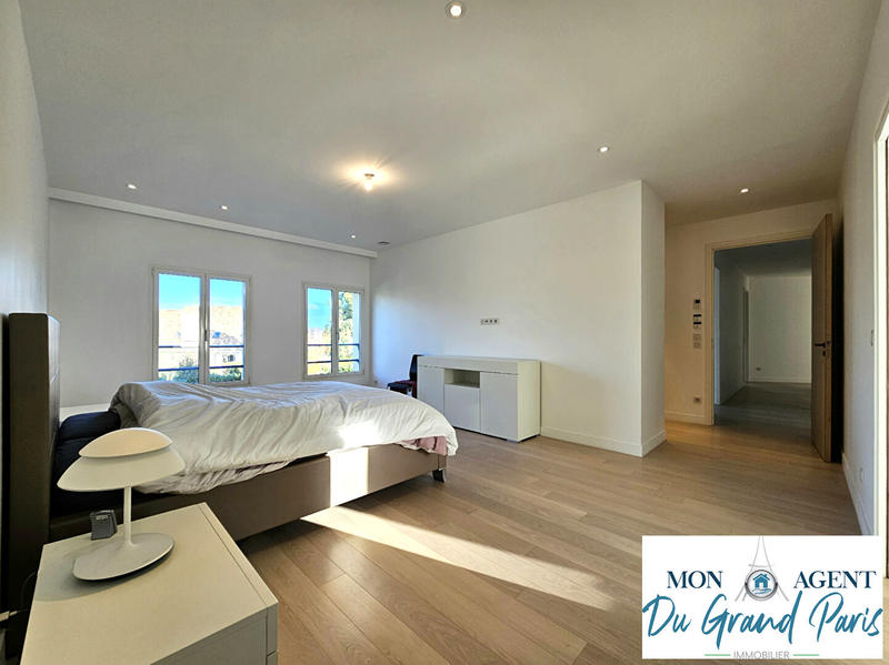 Maison - 480 m² - 10 pièces