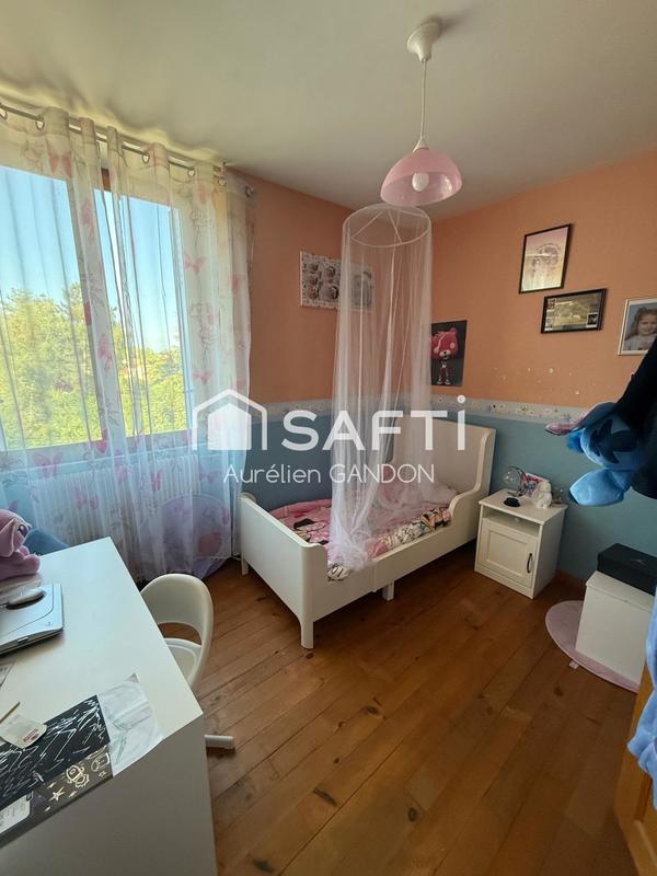 Maison - 184 m² - 9 pièces