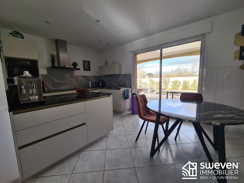 Villa - 246 m² - 6 pièces