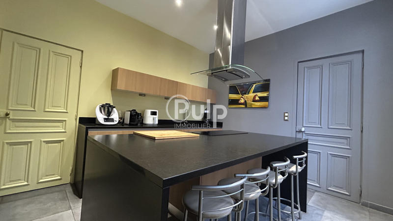 Maison bourgeoise - 358 m² - 11 pièces