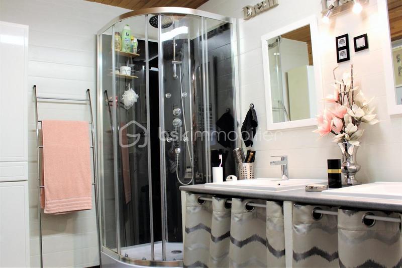 Maison - 168 m² - 8 pièces