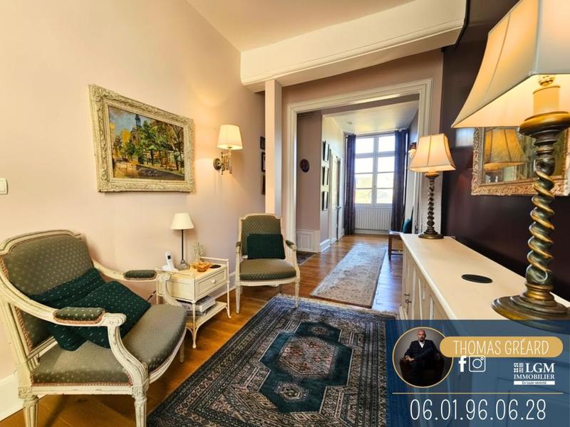 Château - 265 m² - 6 pièces