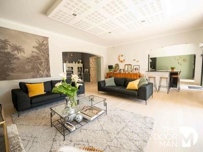 Maison - 264 m² - 10 pièces