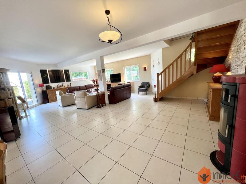 Maison - 296 m² - 7 pièces