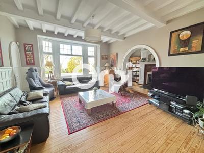 Demeure - 239 m² - 8 pièces