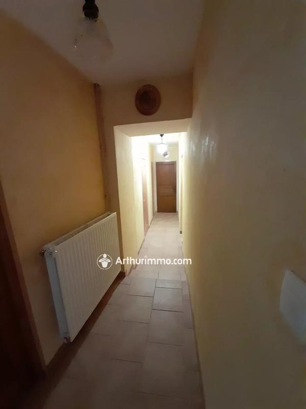 Maison - 203 m² - 6 pièces