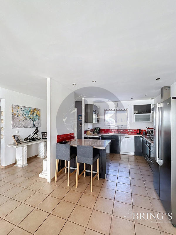 Maison - 133 m² - 6 pièces