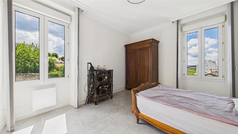 Maison - 236 m² - 7 pièces