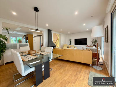 Maison - 161 m² - 8 pièces