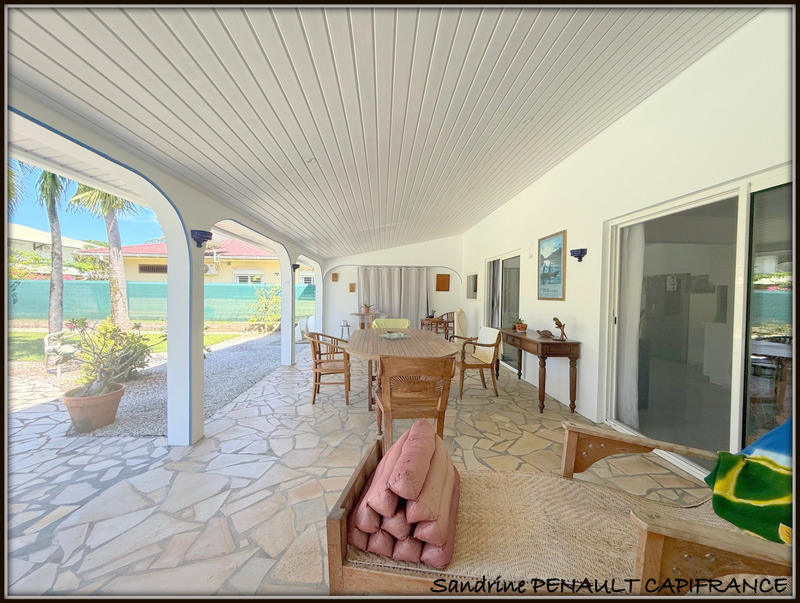 Villa - 221 m² - 7 pièces