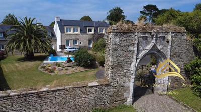 Maison - 340 m² - 13 pièces