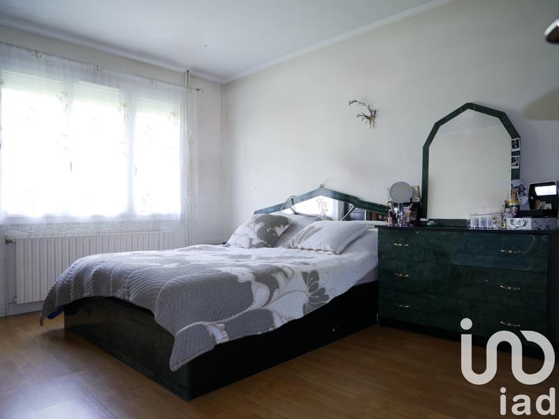 Maison - 220 m² - 9 pièces