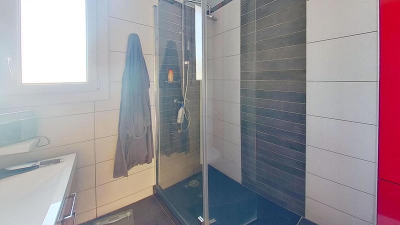 Maison - 216 m² - 8 pièces