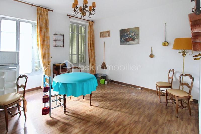 Demeure - 130 m² - 8 pièces