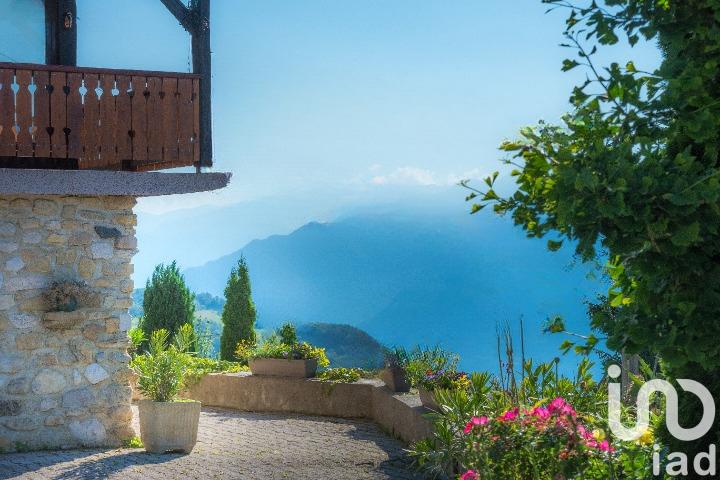 Maison - 166 m² - 9 pièces