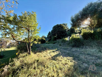 Terrain - 1 800 m²