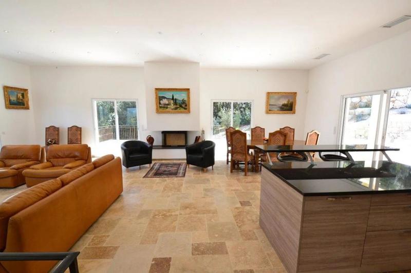 Villa - 186 m² - 6 pièces