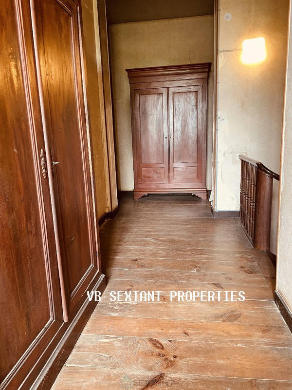 Maison - 300 m² - 9 pièces