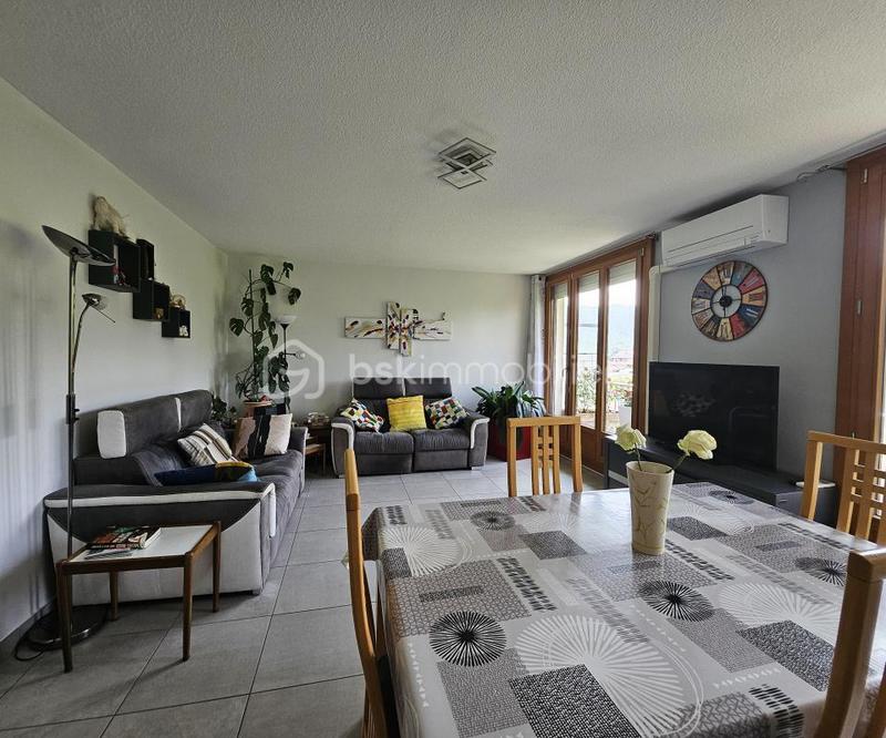 Appartement - 94 m² - 5 pièces