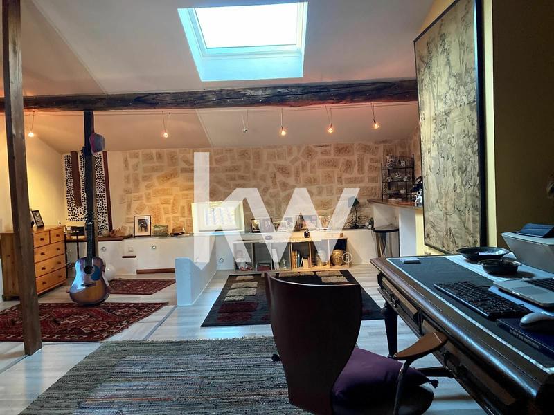 Maison - 260 m² - 6 pièces