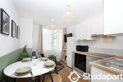 Chambre - 11 m² - 1 pièce