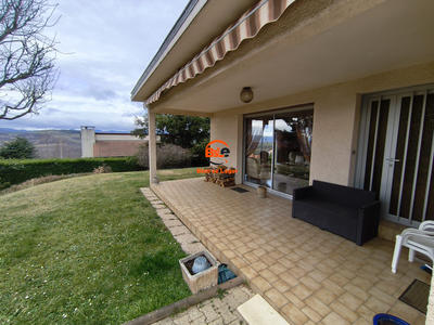 Villa - 196 m² - 8 pièces