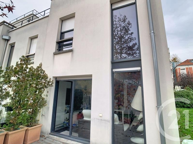 Maison - 96 m² - 5 pièces