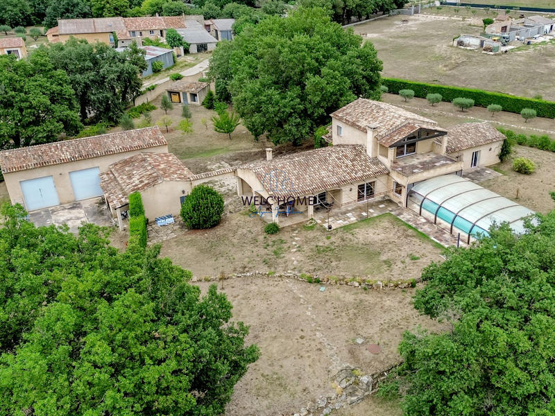 Villa - 250 m² - 9 pièces