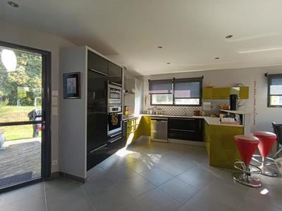 Maison - 160 m² - 8 pièces