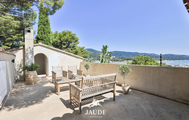 Villa - 240 m² - 6 pièces