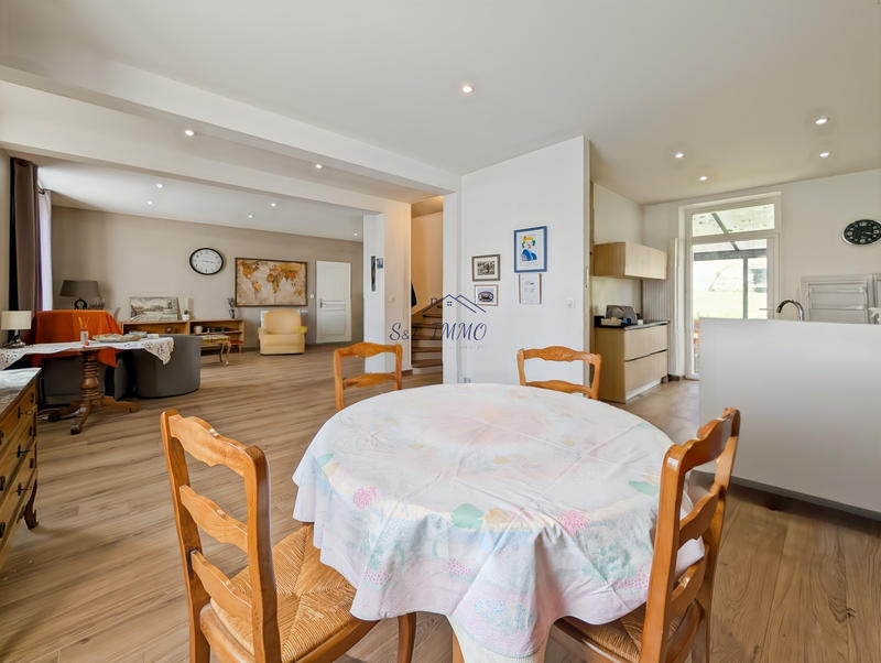 Maison - 197 m² - 7 pièces