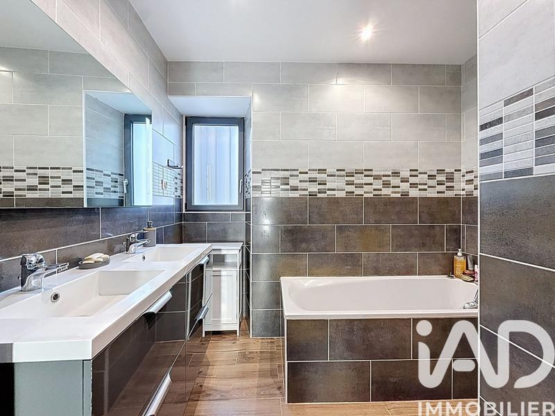 Maison - 130 m² - 6 pièces