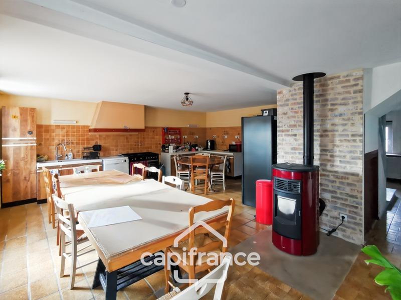 Maison traditionnelle - 170 m² - 8 pièces