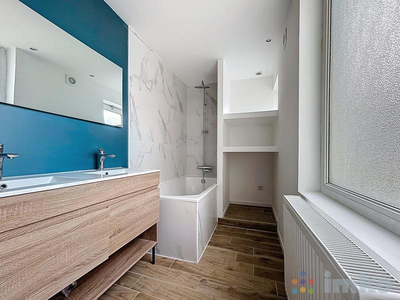 Maison - 94 m² - 5 pièces