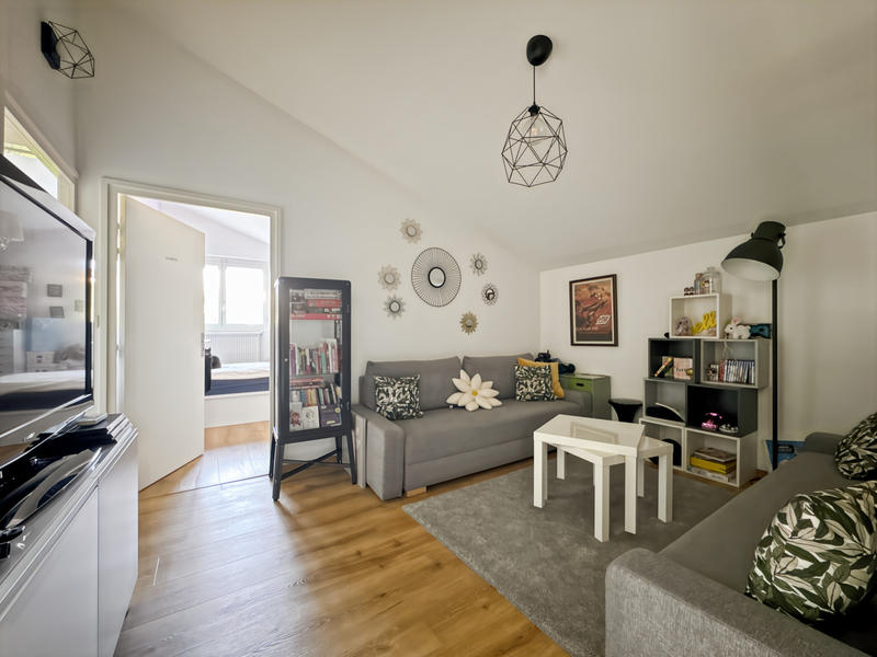 Maison - 350 m² - 10 pièces