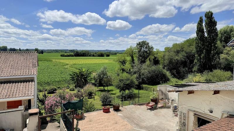 Maison de bourg - 100 m² - 5 pièces