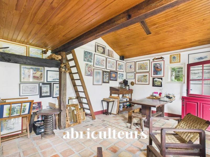 Propriété - 235 m² - 8 pièces