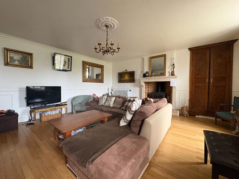 Maison - 219 m² - 8 pièces