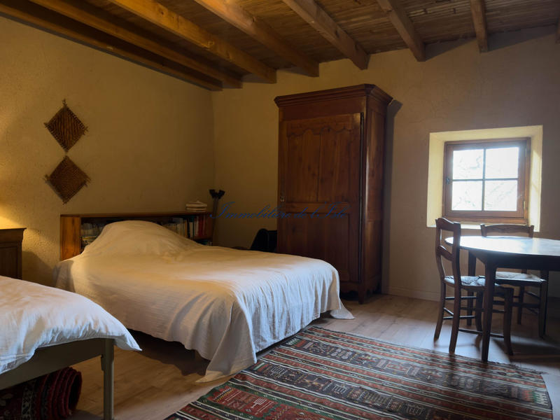 Maison - 300 m² - 11 pièces