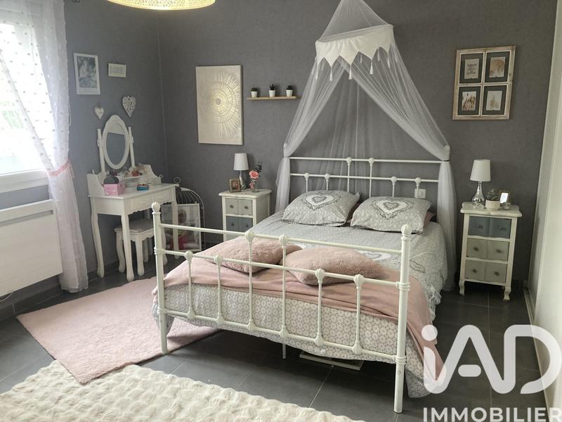 Maison - 241 m² - 8 pièces