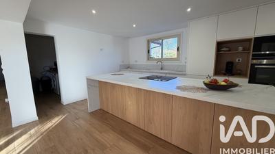 Maison - 200 m² - 6 pièces